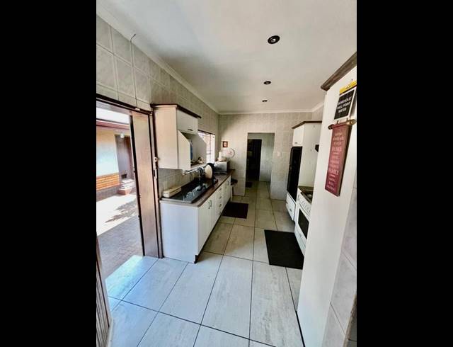 3 BEDROOM HOUSE FOR SALE IN FLORA GARDENS